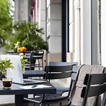 Lhotel - Face Au Chateau - Boutique Et Seminaires