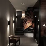Hotell Lhotel - Face Au Chateau - Boutique Et Seminaires