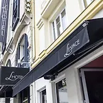 Hotell Lhotel - Face Au Chateau - Boutique Et Seminaires 3*