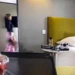 Lhotel - Face Au Chateau - Boutique Et Seminaires 3*