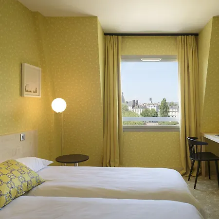 Hotel L'hotel 3*
