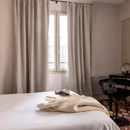 Hotel Lhotel - Face Au Chateau - Boutique Et Seminaires 3*