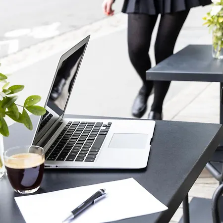 L'hôtel - Face Au Château 3* Nantes