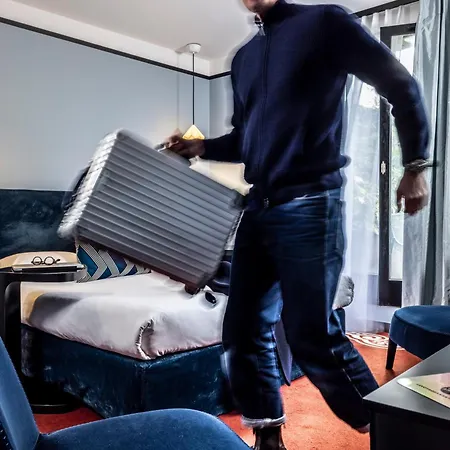 L'hôtel - Face Au Château 3* Nantes