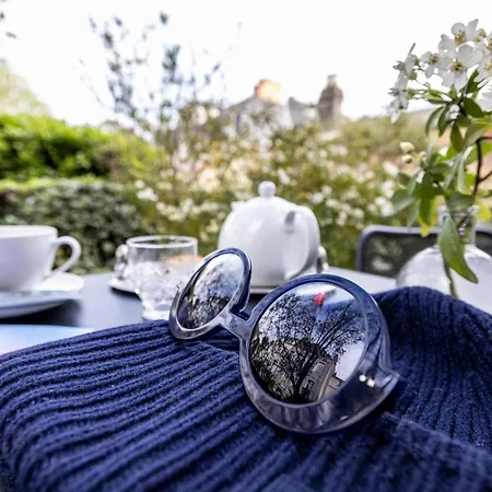Otel Lhotel - Face Au Chateau - Boutique Et Seminaires 3*
