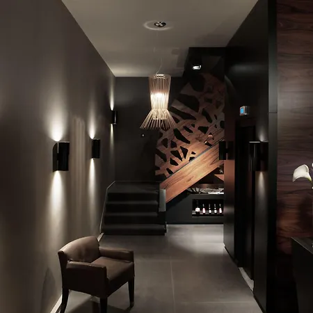 Hotel Lhotel - Face Au Chateau - Boutique Et Seminaires