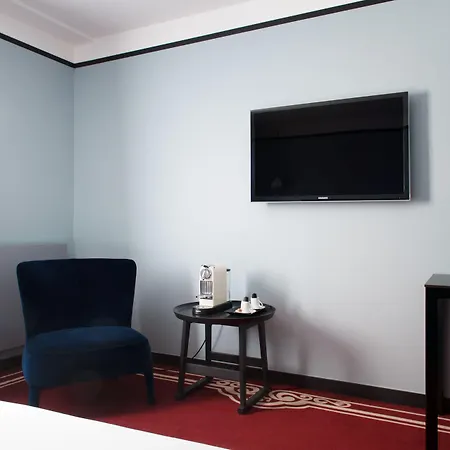 Lhotel - Face Au Chateau - Boutique Et Seminaires 3*