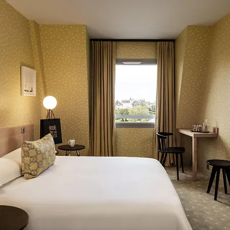 Hotel Lhotel - Face Au Château - Boutique Et Séminaires 3*