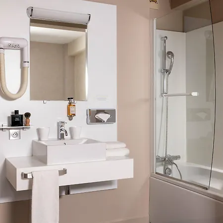 Ξενοδοχείο Lhotel - Face Au Chateau - Boutique Et Seminaires 3*