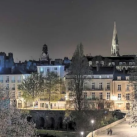 Lhotel - Face Au Chateau - Boutique Et Seminaires نانت