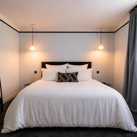 Lhotel - Face Au Chateau - Boutique Et Seminaires 3* Nantes