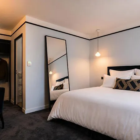 Otel Lhotel - Face Au Chateau - Boutique Et Seminaires