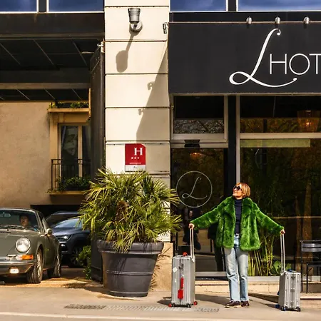 Lhotel - Face Au Chateau - Boutique Et Seminaires Otel 3*