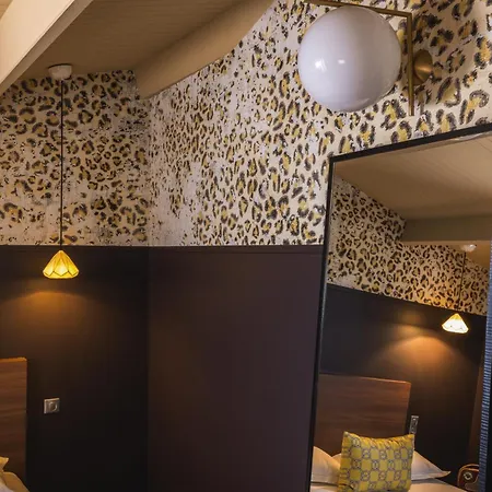 Lhotel - Face Au Chateau - Boutique Et Seminaires Otel