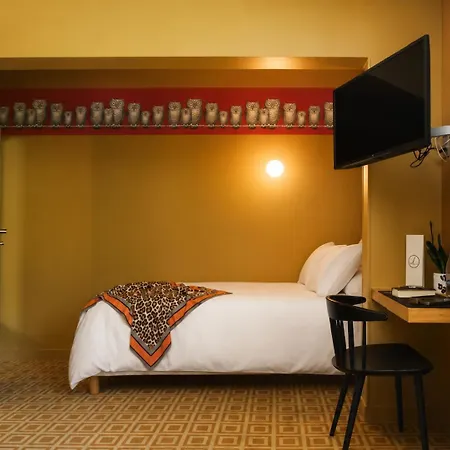 Otel Lhotel - Face Au Chateau - Boutique Et Seminaires