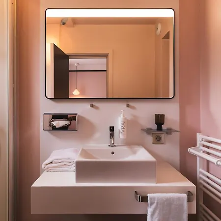 Lhotel - Face Au Chateau - Boutique Et Seminaires Nantes