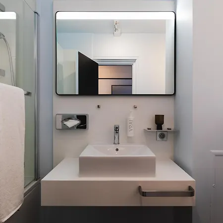 Lhotel - Face Au Chateau - Boutique Et Seminaires 3*