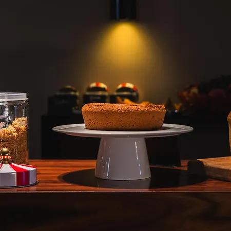 Lhotel - Face Au Chateau - Boutique Et Seminaires