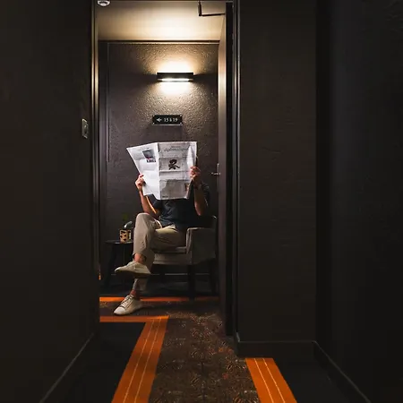 Otel Lhotel - Face Au Chateau - Boutique Et Seminaires
