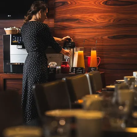 Lhotel - Face Au Chateau - Boutique Et Seminaires 3*