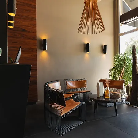 Lhotel - Face Au Chateau - Boutique Et Seminaires Otel