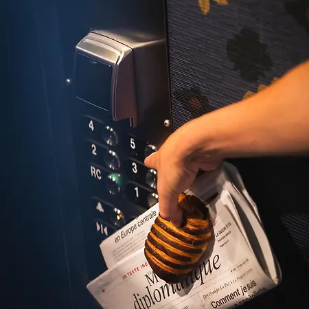Otel Lhotel - Face Au Chateau - Boutique Et Seminaires