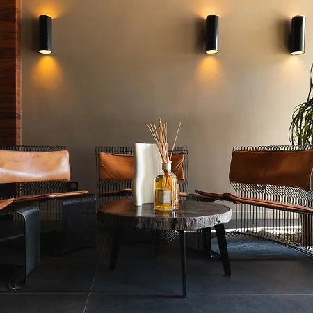 Lhotel - Face Au Chateau - Boutique Et Seminaires