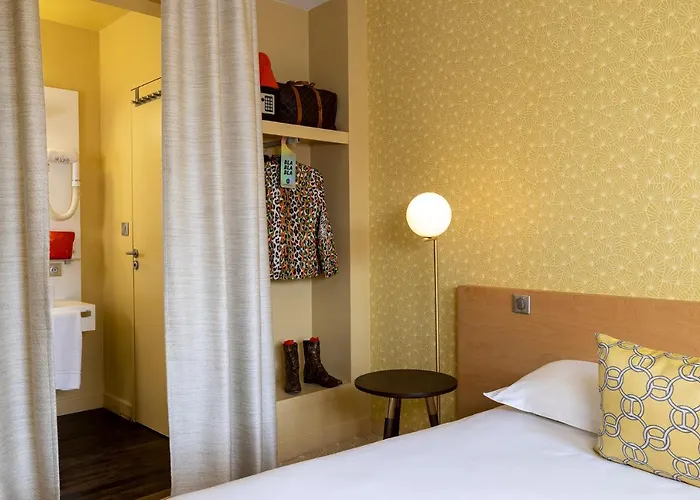 Lhotel - Face Au Chateau - Boutique Et Seminaires