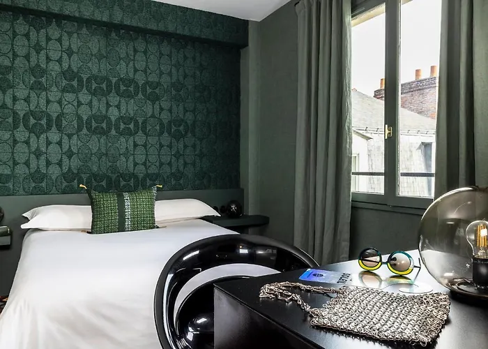 L'hôtel - Face Au Château 3* Nantes