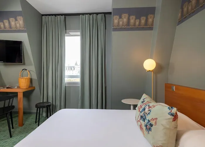 Hotel L'hôtel - Face Au Château 3*