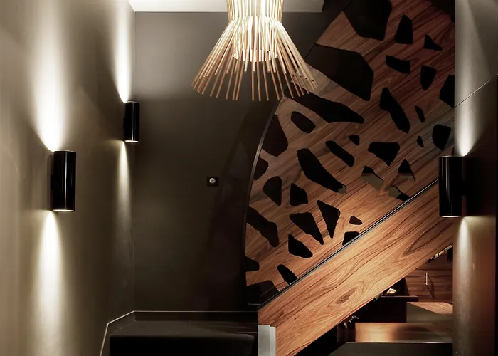 L'hôtel - Face Au Château