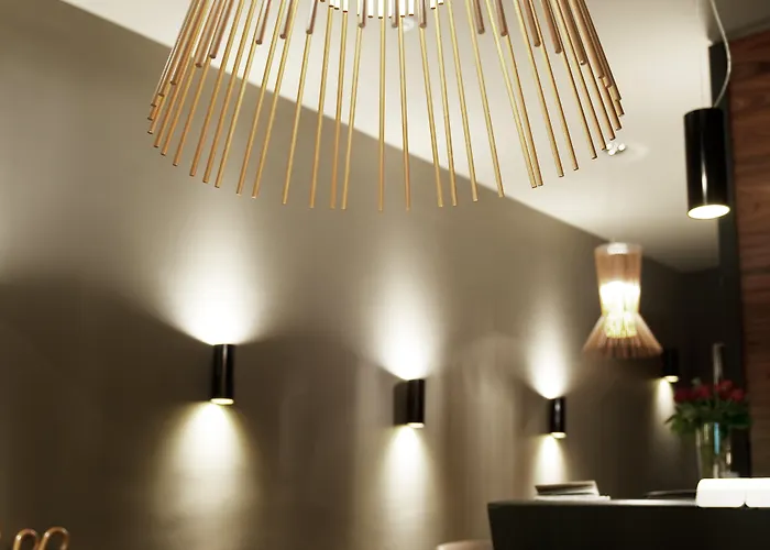 L'hôtel - Face Au Château Hotel 3*