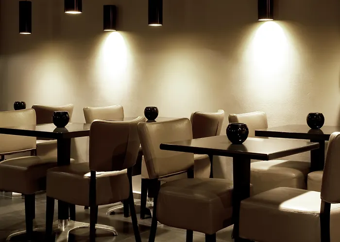 Lhotel - Face Au Chateau - Boutique Et Seminaires 3* Nantes