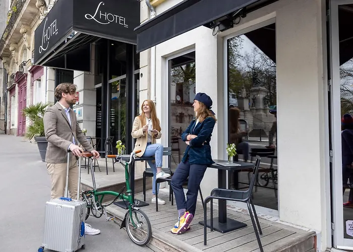 Lhotel - Face Au Chateau - Boutique Et Seminaires Hotel 3*