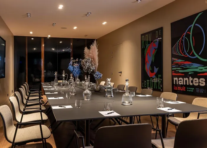 L'hôtel - Face Au Château Nantes