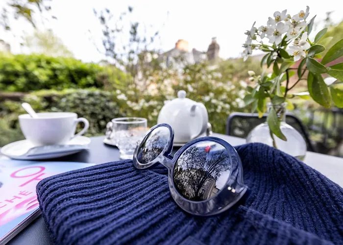 Hotel Lhotel - Face Au Chateau - Boutique Et Seminaires 3*