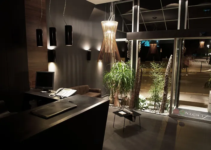 فندق Lhotel - Face Au Chateau - Boutique Et Seminaires