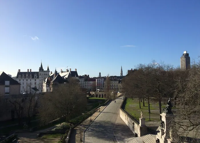 Hotel Lhotel - Face Au Chateau - Boutique Et Seminaires Nantes