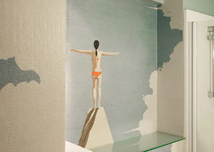 Hotel L'hôtel - Face Au Château 3*