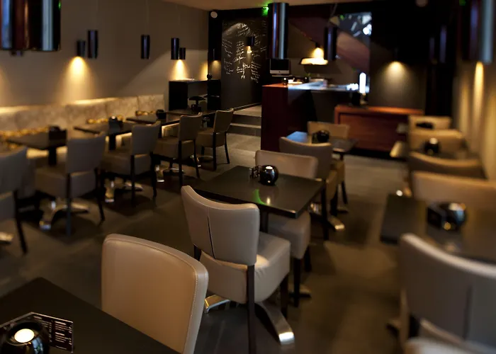 מלון Lhotel - Face Au Chateau - Boutique Et Seminaires