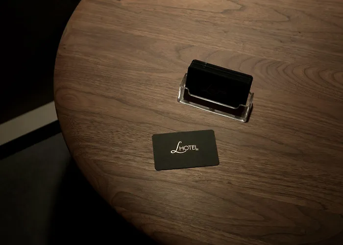 L'hôtel - Face Au Château Nantes