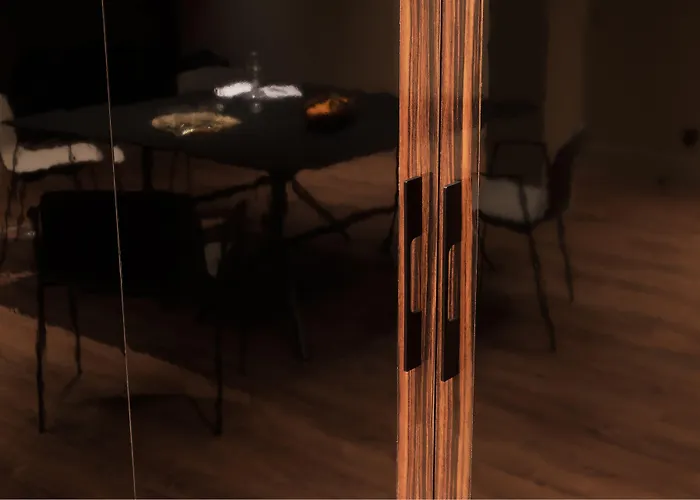 Hotel L'hôtel - Face Au Château Nantes