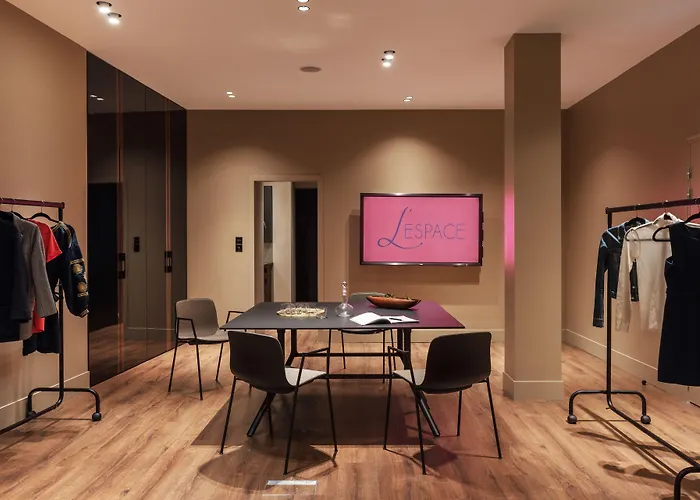 Lhotel - Face Au Chateau - Boutique Et Seminaires Nantes