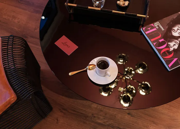 Lhotel - Face Au Chateau - Boutique Et Seminaires Hotel 3*