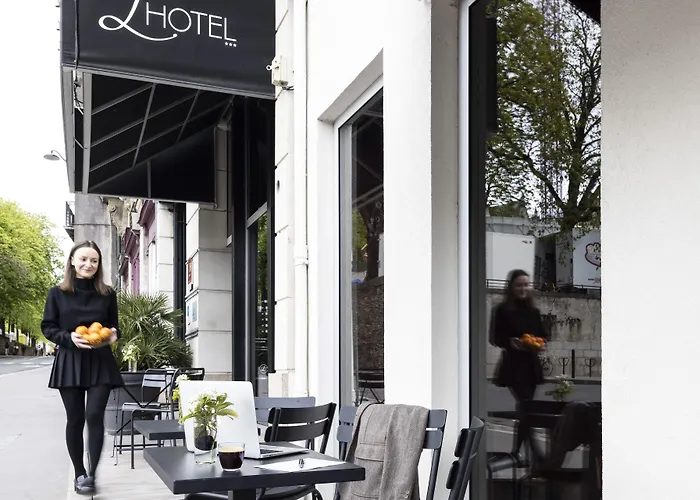 L'hôtel - Face Au Château Nantes