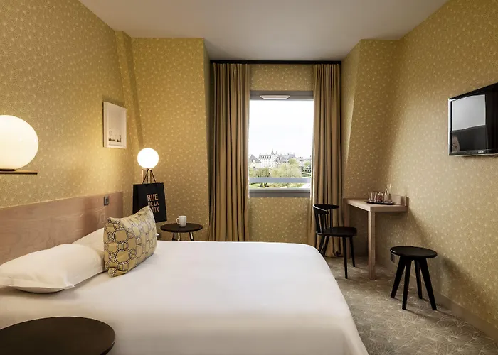 Hotel Lhotel - Face Au Chateau - Boutique Et Seminaires 3*