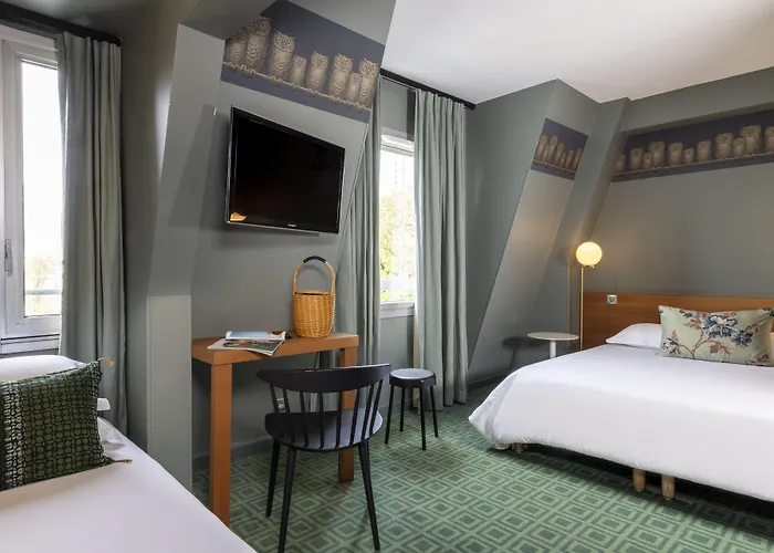 Lhotel - Face Au Chateau - Boutique Et Seminaires