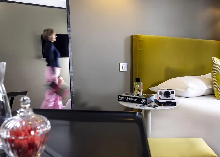 Lhotel - Face Au Chateau - Boutique Et Seminaires 3*