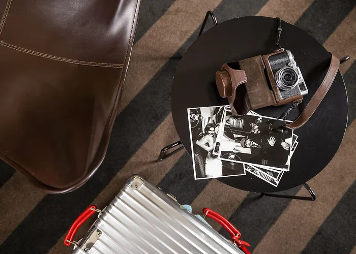 Lhotel - Face Au Chateau - Boutique Et Seminaires Hotel