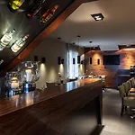 Lhotel - Face Au Chateau - Boutique Et Seminaires 3*